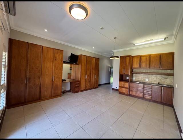1 BEDROOM COMPLEX FOR SALE IN RETIRE AT MIDSTREAM